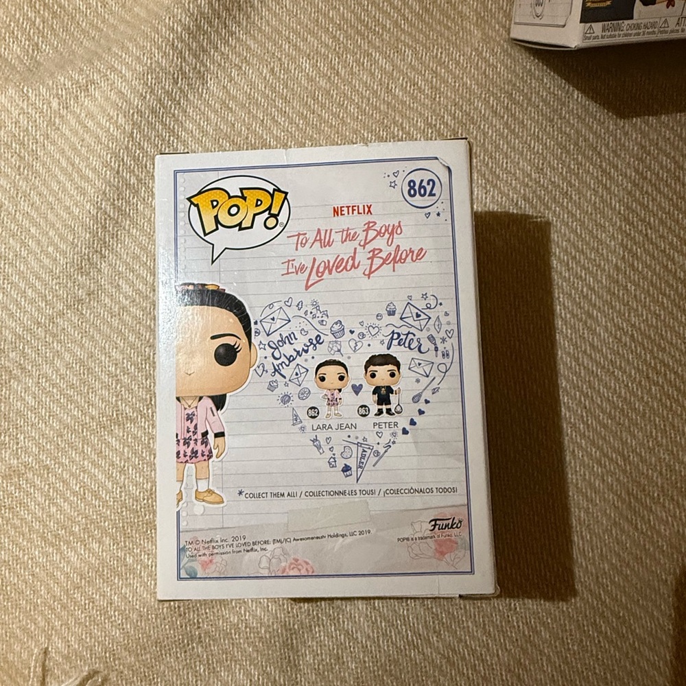 Funko Pop! Lara Jean & Peter Vinyl Figures - Picture 12 of 13
